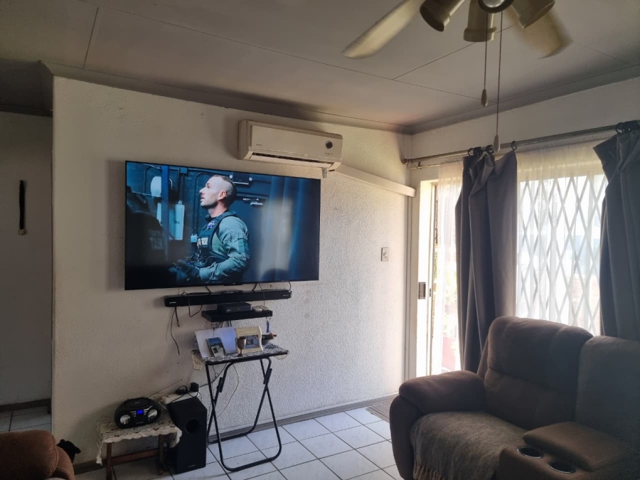 3 Bedroom Property for Sale in Safari Gardens North West